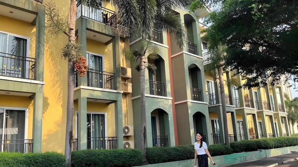 B2 Buriram Boutique And Budget Hotel מראה חיצוני תמונה